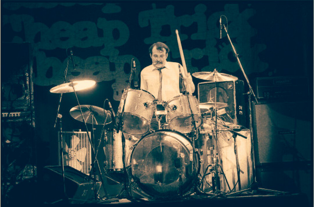 Happy Birthday Bun E. Carlos !!
Cheap Trick - Goodnight Now (   )
 