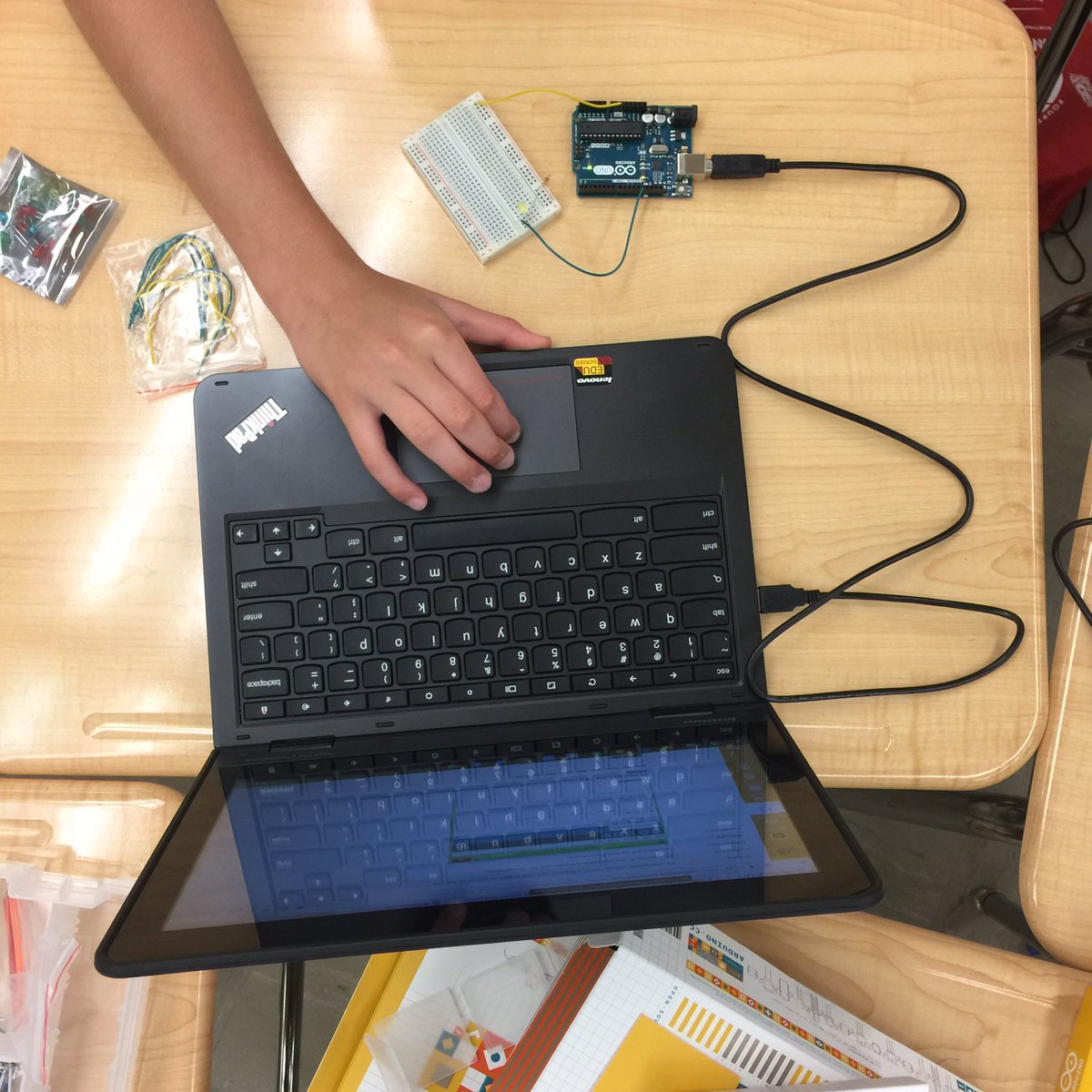 CCS_iSTEM's tweet image. @bufordengineers holding a coding camp - rising 8th graders learning @arduino to become student leaders for next year. #BEDA @UVA #USDOEi3