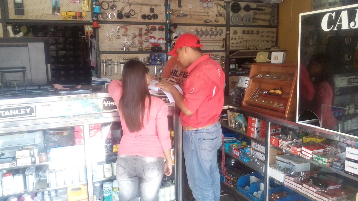sematpc's tweet photo. Continúa Operativo de verificación de deberes formales en el CC GUAICAMACUTO de Cumboto Norte. #EvitaSanciones #Declaraypaga #SEMATPC https://t.co/25Vd0qYm3E