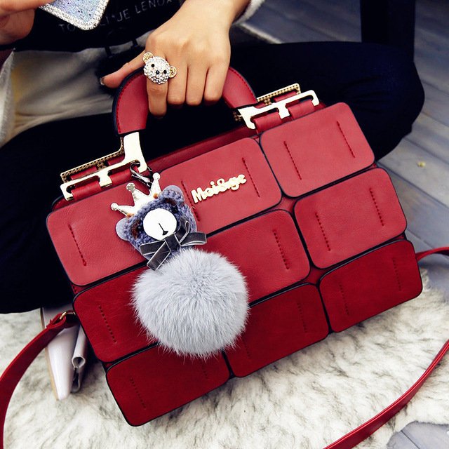 Ladies stylish shoulder bag check me out also in black #womensbags #ladiesbags #accessories
hlsleathergoods.com/leather-bags/s…