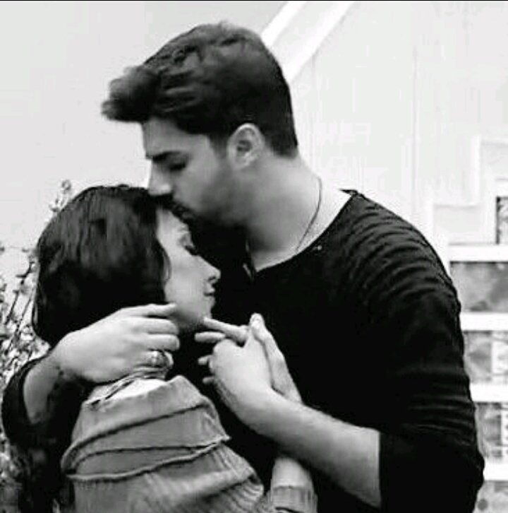 OnlyDelen's tweet photo. Sonsuz aşkını bulduysa demek ki 💕😍 @ddelen @adnankiziltas36 #AdDiD https://t.co/uVhKsju6h4
