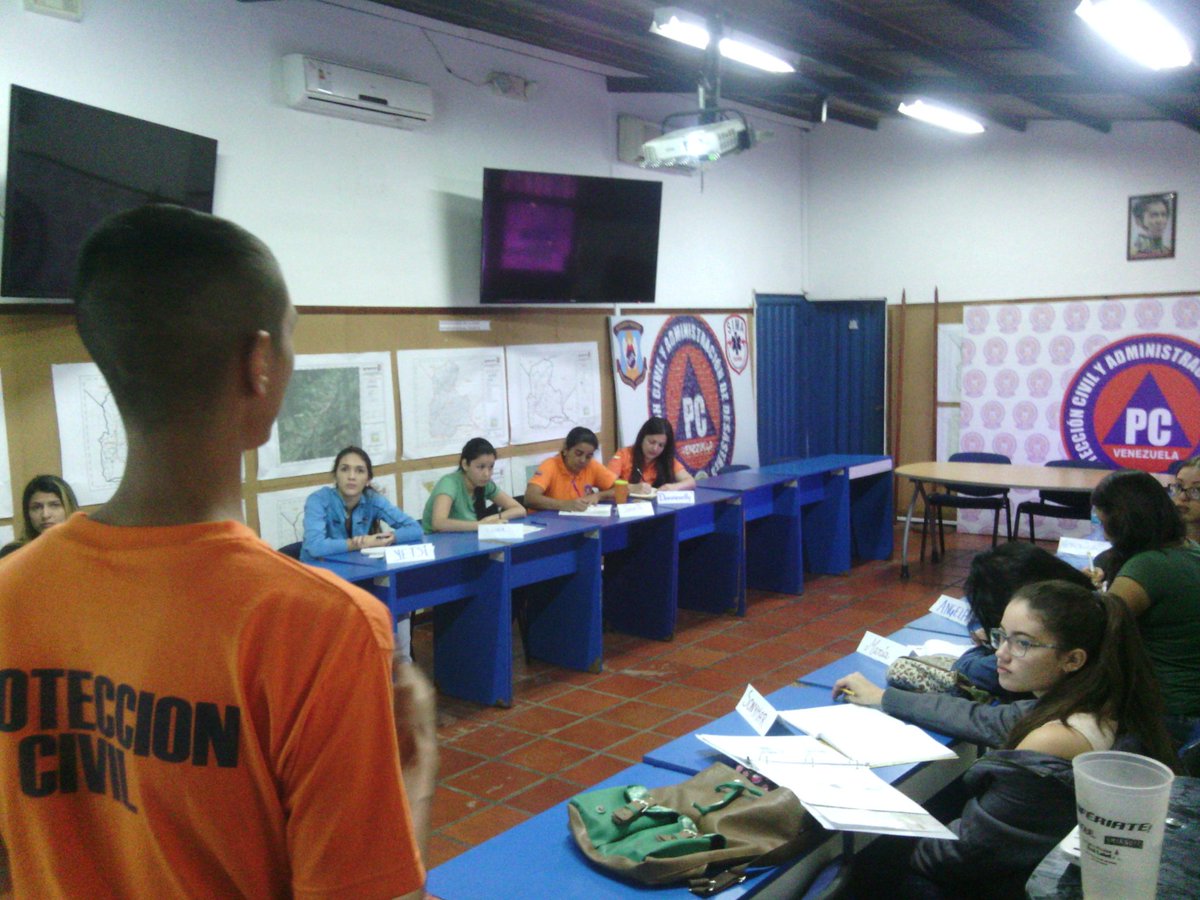 Seguimos Capacitando para " Salvar Vidas" Hoy Curso de Primeros Auxilios Modulo I <a href="/VielmaEsTachira/">JGVM</a> <a href="/VGRPC/">VGRPC</a>