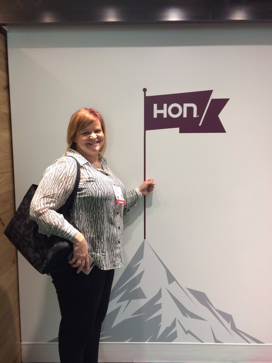 honcompany's tweet photo. Come take a photo on our selfie wall! #wineveryworkday https://t.co/4DHSasSm91