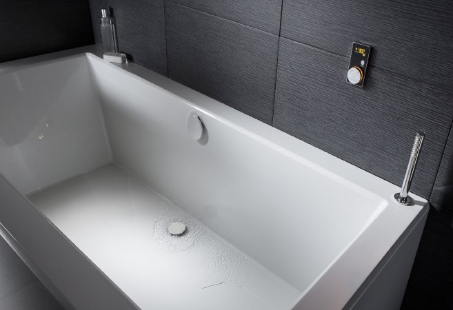 klassedesigns's tweet photo. Remove the need for clumsy bath taps with a bath filler to complete a minimalist &amp; sleek bathroom finish #KlasseDesigns #bathfiller #LED https://t.co/rvj1UG4o0l