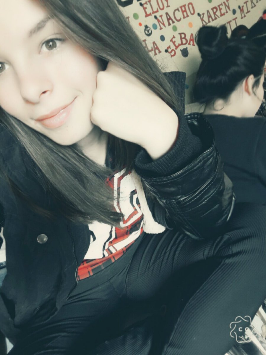 biancaherrera02's tweet photo. #Coleee 😛 https://t.co/KUeGE3LN6G