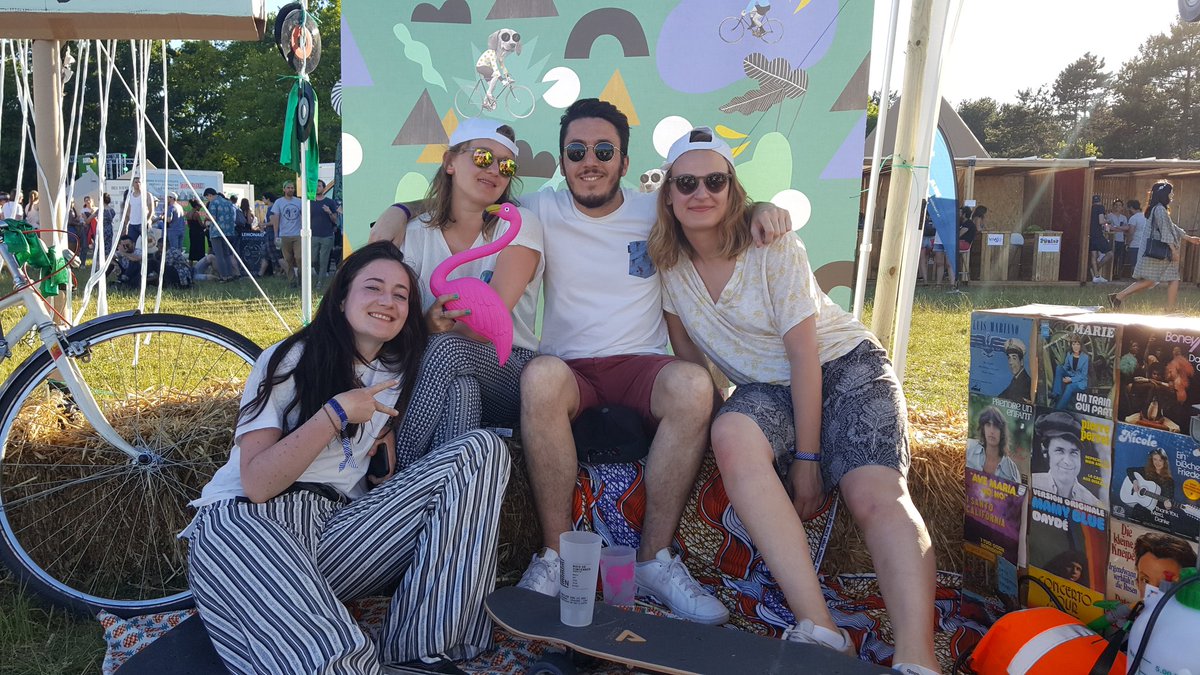 badziz's tweet photo. #welovegreen 2017 #weelngo 😃 https://t.co/v7VQiNrY0G