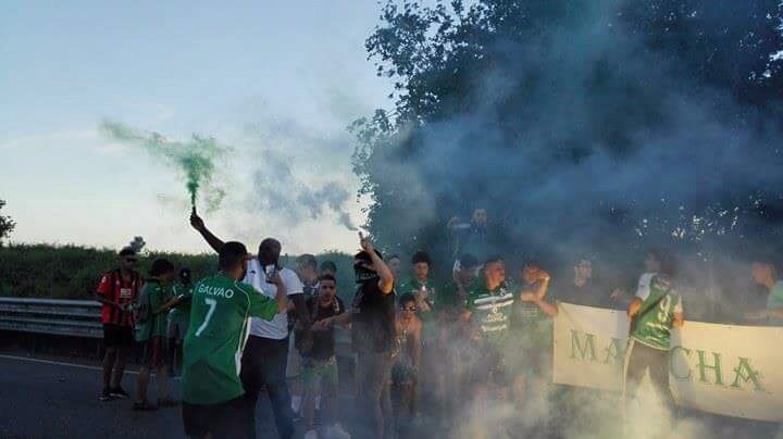 ManchaVerde1937's tweet photo. Fotos na vinda para o Barreiro  depois da derrota por (3x2) em aves. 
#sobaixamosacabecaparabeijarosimbolo https://t.co/fvfeCAn7rq