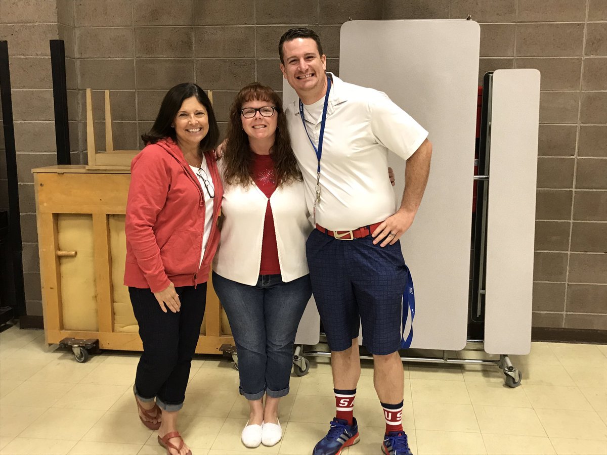FVES_nobles's tweet photo. Celebrating Red, White, &amp; Blue day @ the Fort https://t.co/TleaR9SU6d