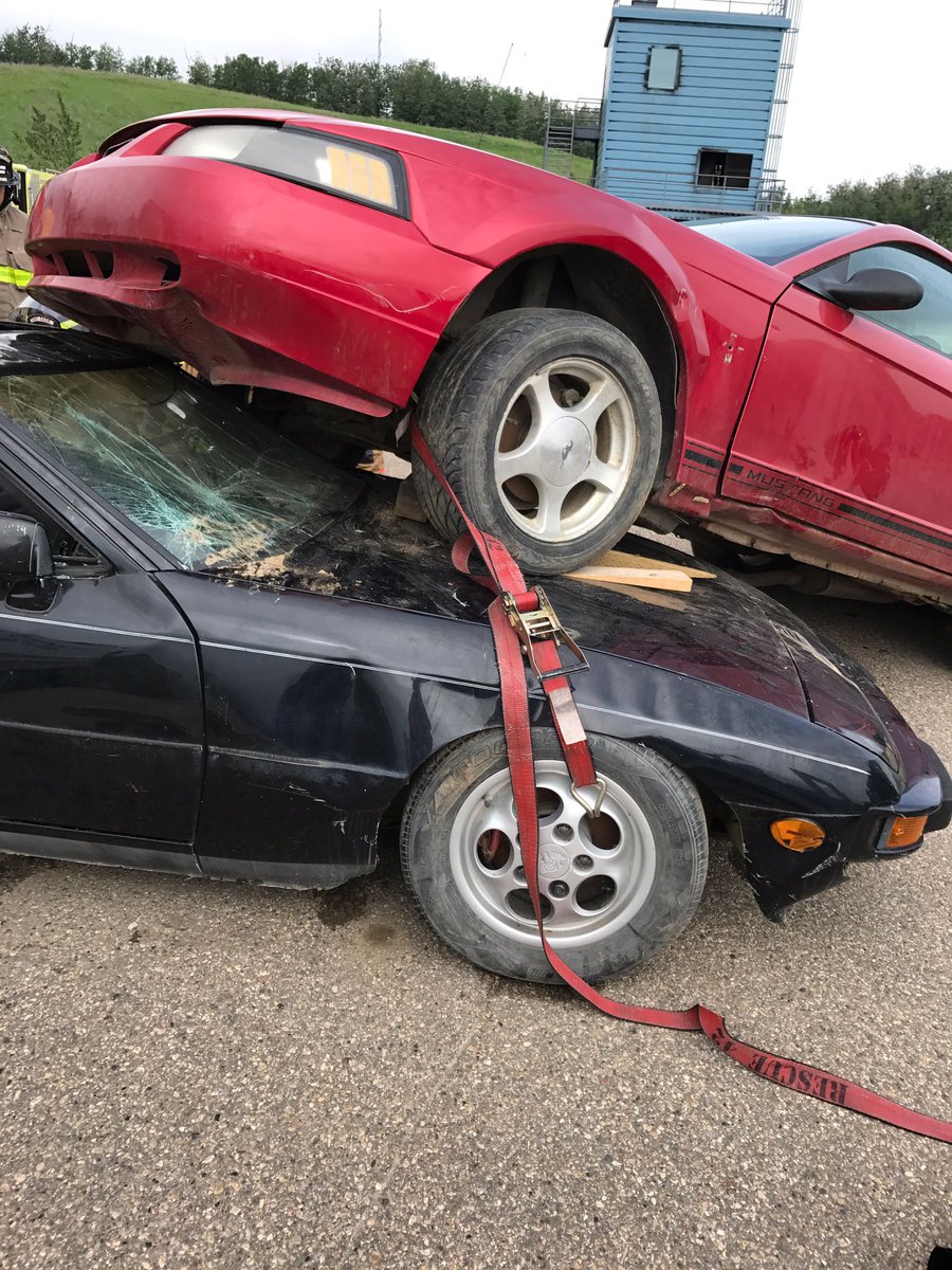 bheesing's tweet image. #FortSaskFd members at #HurstHOTS hosted by Rocky Mountain Phoenix. Thanks to @firedog7 for leadership and expertise in #vehicleextrication