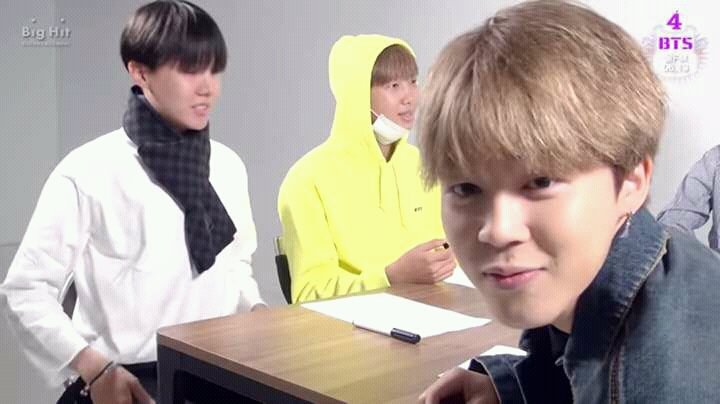 PhmThaoLy1's tweet photo. Happy Birthday BTS^^
It's been 4 years . ARMY and BTS stick together.
#lymin
#BTS https://t.co/AT115jCWtb