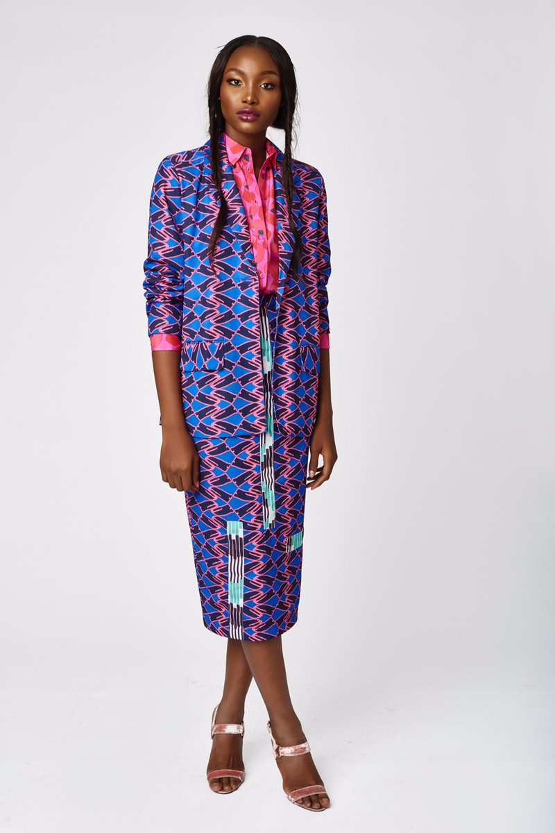 JewelByLisa's tweet photo. Pop of colour for your Monday morning with our J Label suit combo from the brand new collection! 💃🏾 #TheJLabel #LisaFolawiyo https://t.co/igTl4kan8i