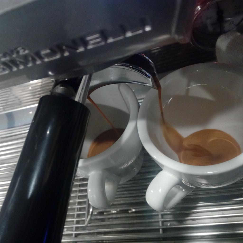 LATAMSCA's tweet image. La creatividad despierta con primera taza de #cafe #specialtycoffee #roastedinchile @nuovasimonelli #beecoffeeshop