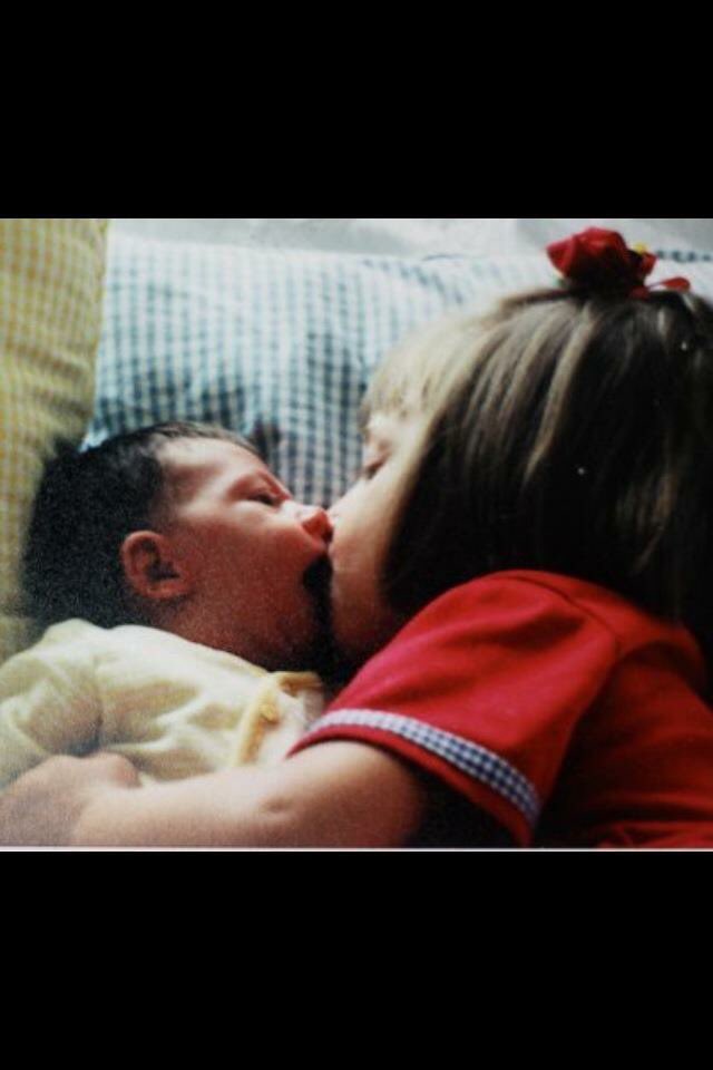 gepeters5404's tweet image. happy birthday to my first friend, my first playmate, and my sissa. you are lovely.