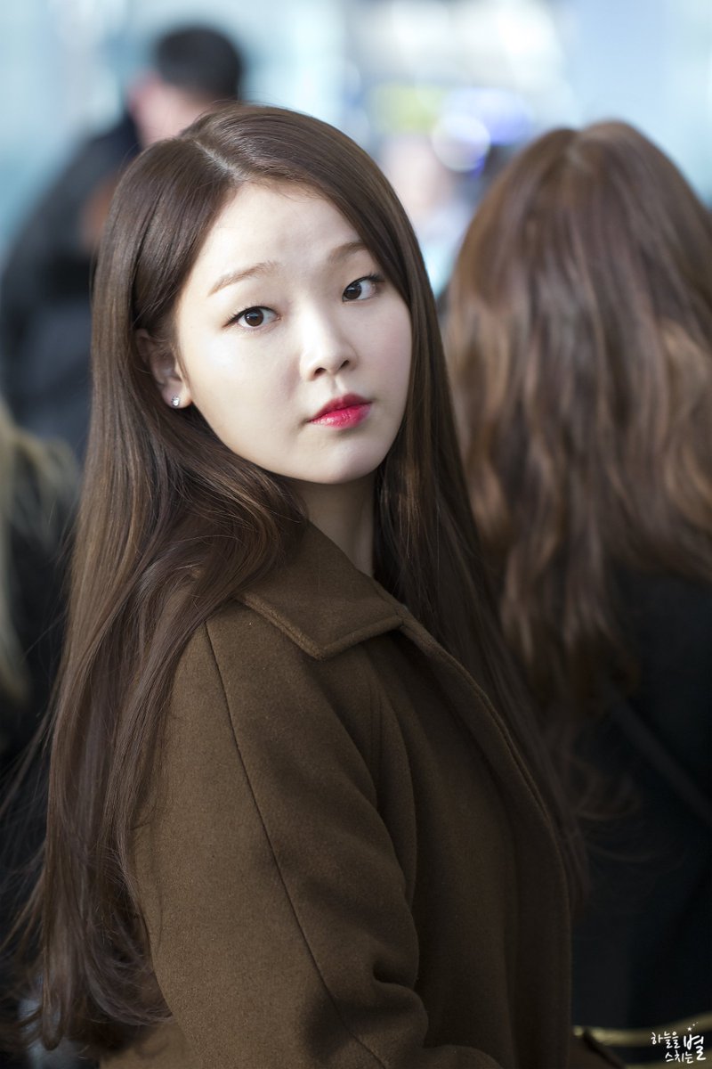 nightstar0728's tweet photo. 나의 잘못이었고
너의 미소는 내 어리석음을 깨우치는 그런 것이었지
모든 삶이 그렇듯
우리는 우리 앞에 서있는 사람이 바뀌는 삶은 산다.
너희는 이런 점이 더 심하겠지
그래도 보이지 않는 곳에서도
나는 항상 널 응원하고 있다는 것은 
변함없어. 
정말. https://t.co/etutmlynPY