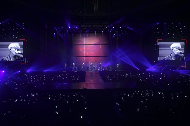 Bts концерт. Бтс концерт 2016. Бтс концерт 2016. Концерт бтс в пусане. Bts stage.