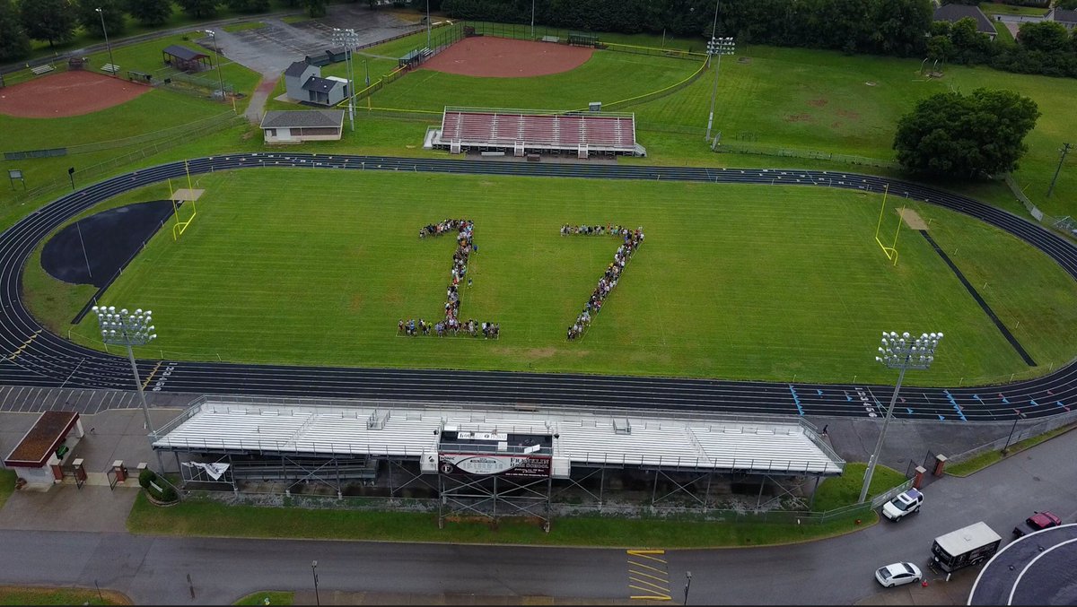 FhsPg's tweet photo. A final goodbye from the @wcsFHS Class of 2017 (📸 credit: @cadenr_w ) https://t.co/W1mVn6zMRD