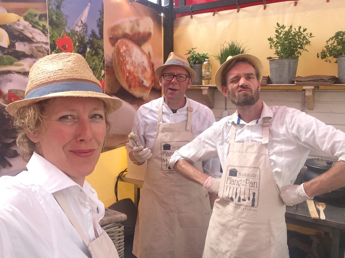 wizzymaps_com's tweet photo. #oesters eten? Het kan op de Betonning festivalterrein. Ontdek het met Wizzymaps https://t.co/gZypCVrvKT  @OerolFestival @InnofestNL #Cupido https://t.co/VGfGTO5GOU