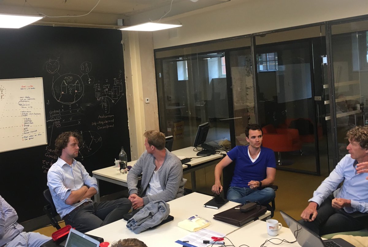 DEGasfabriek's tweet image. Steeds meer belangstelling van corporates voor de decentrale energie opwekking van HanzeNet! Aan het werk dus!