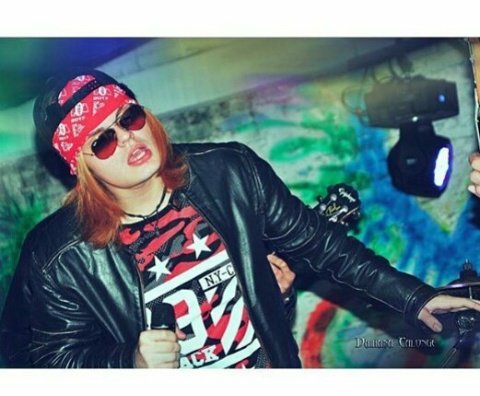 javierlopezpy's tweet photo. LLEGÓ EL DÍA, hoy se presenta AXL ROSE!! Nos vemos hoy a las 22:15 hs por las pantallas de telefuturo💪
#YomellamoAxlRose #YoMeLlamoPy https://t.co/53JgTnTFkh
