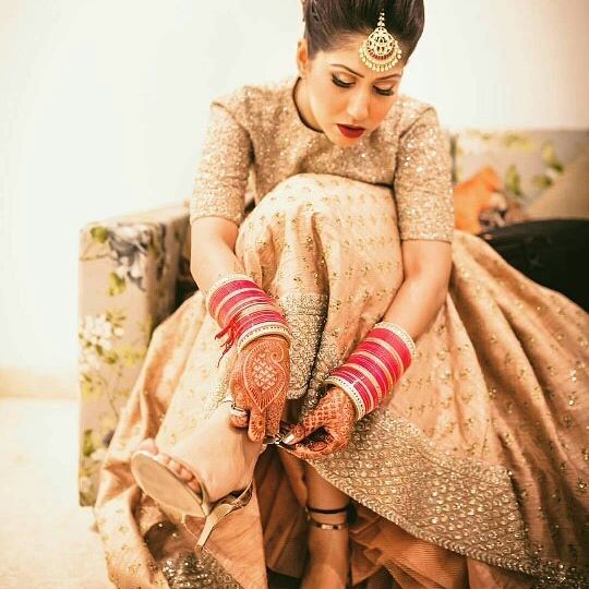 #weddinginspiration #weddingphotography #weddingphotographer #indianbride #weddingday #weddingdress #fashion #designerwear #lehenga