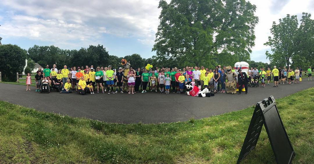 jessica_sunfnd's tweet photo. Thank you runners, walkers, sponsors, volunteers, families & community members for joining us on Sat #rwb4d #runwalkbark4dreams #sunshine5k https://t.co/Cndk1ojILo