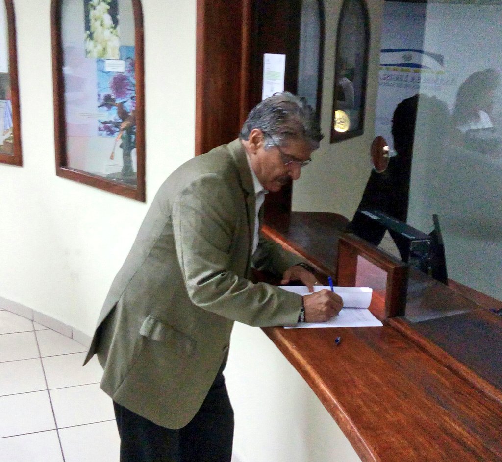 ARENAfraccion's tweet photo. Diputado @norman_quijano presenta pieza de correspondencia solicitando reforma al artículo 28 del Código Municipal. https://t.co/5oiZOqzFkJ