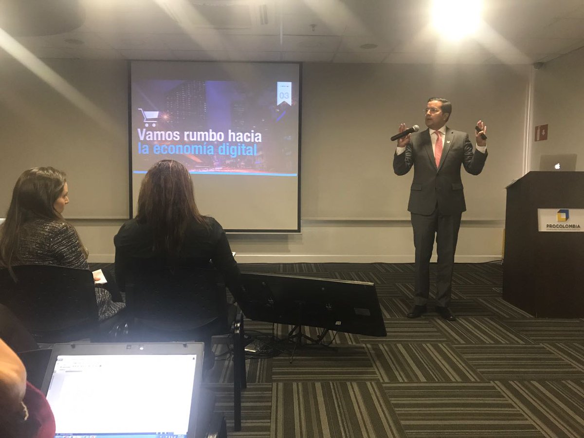 Ministerio_TIC's tweet photo. Gracias a @PROCOLOMBIACO porque ha sido un aliado fundamental para impulsar las industrias de nuestro sector @lunadavid en #BreakProColombia https://t.co/nfFO4asBkY