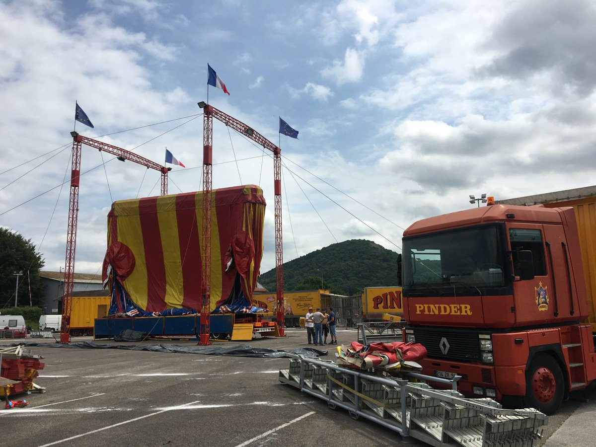 Cirque Pinder (@cirquepinder) on Twitter photo Aujourd'hui arrivée du #CirquePinder à <a href="/villedebesancon/">Ville de Besançon</a> pour deux jours! Places ici: cirquepinder.com/reservation/be… #spectacle2017 #sortie #famille Aujourd'hui arrivée du #CirquePinder à <a href="/villedebesancon/">Ville de Besançon</a> pour deux jours! Places ici: cirquepinder.com/reservation/be… #spectacle2017 #sortie #famille