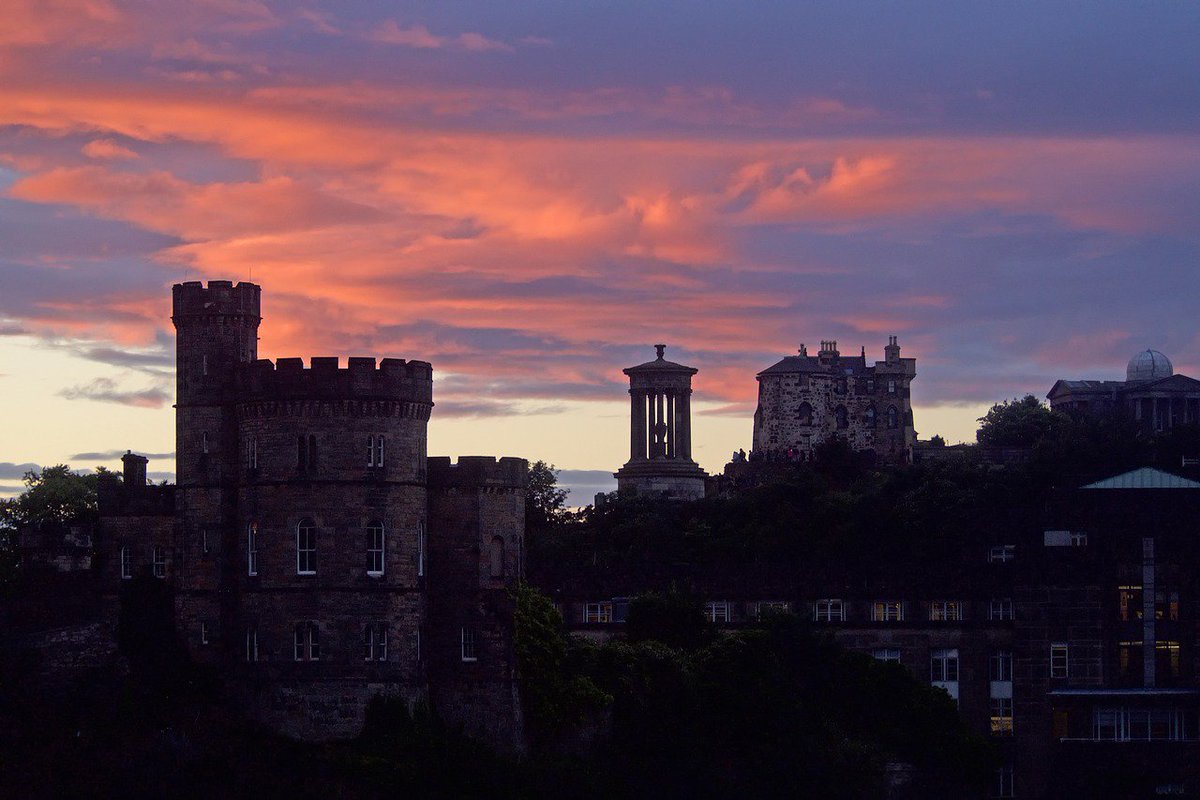 Staying in #Edinburgh this week? - ow.ly/nADt30cw1Fk - Here is a list of everything you can do during your stay!