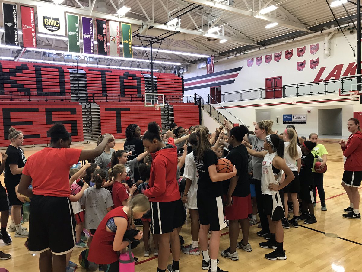 LakotaWestGB's tweet photo. GREAT morning session !! Tomorrow is USA Day 🏀🇺🇸 #firebirdspirit #greatnessnow @FirebirdTweets @westfirebirds https://t.co/qYqNJPBb9y