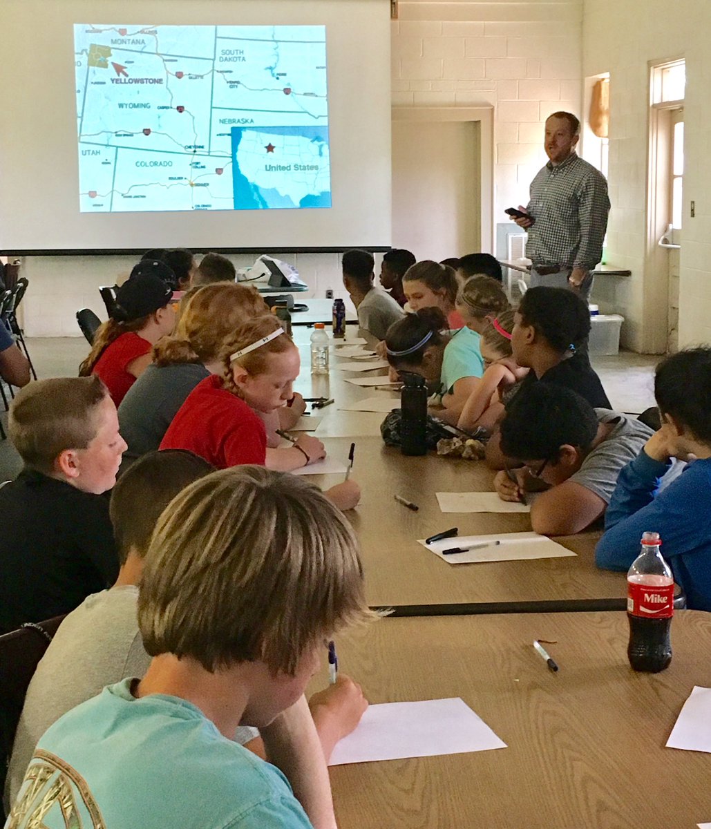 laura_fehlhafer's tweet photo. Thanks @MiggidyMc for sharing your wisdom on community and leadership with our #AYLA students! @alamancechamber @ElonLeadership https://t.co/uuAEAu2kTb