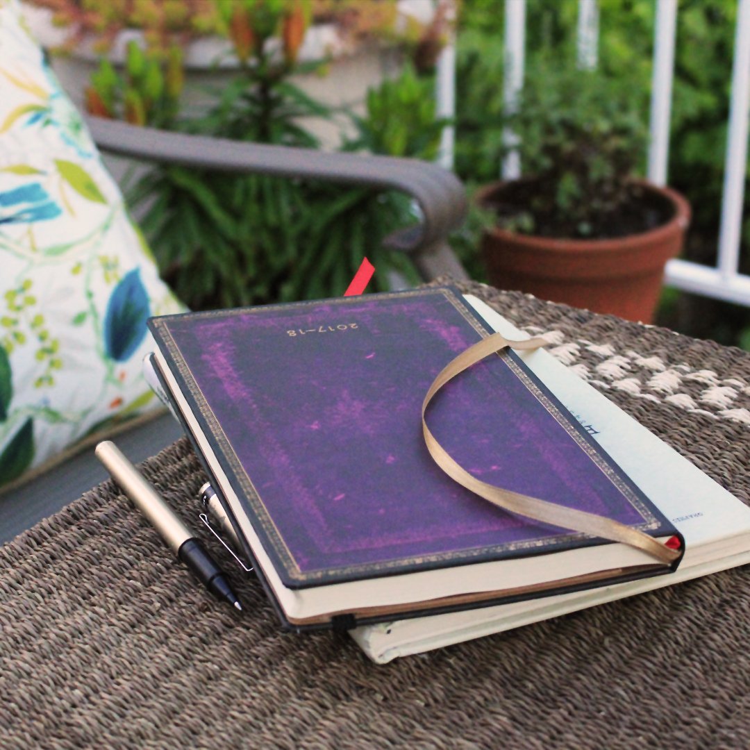 paperblanks's tweet photo. Planning out the #summer. #18MonthPlanner https://t.co/zc3zPTyH6z