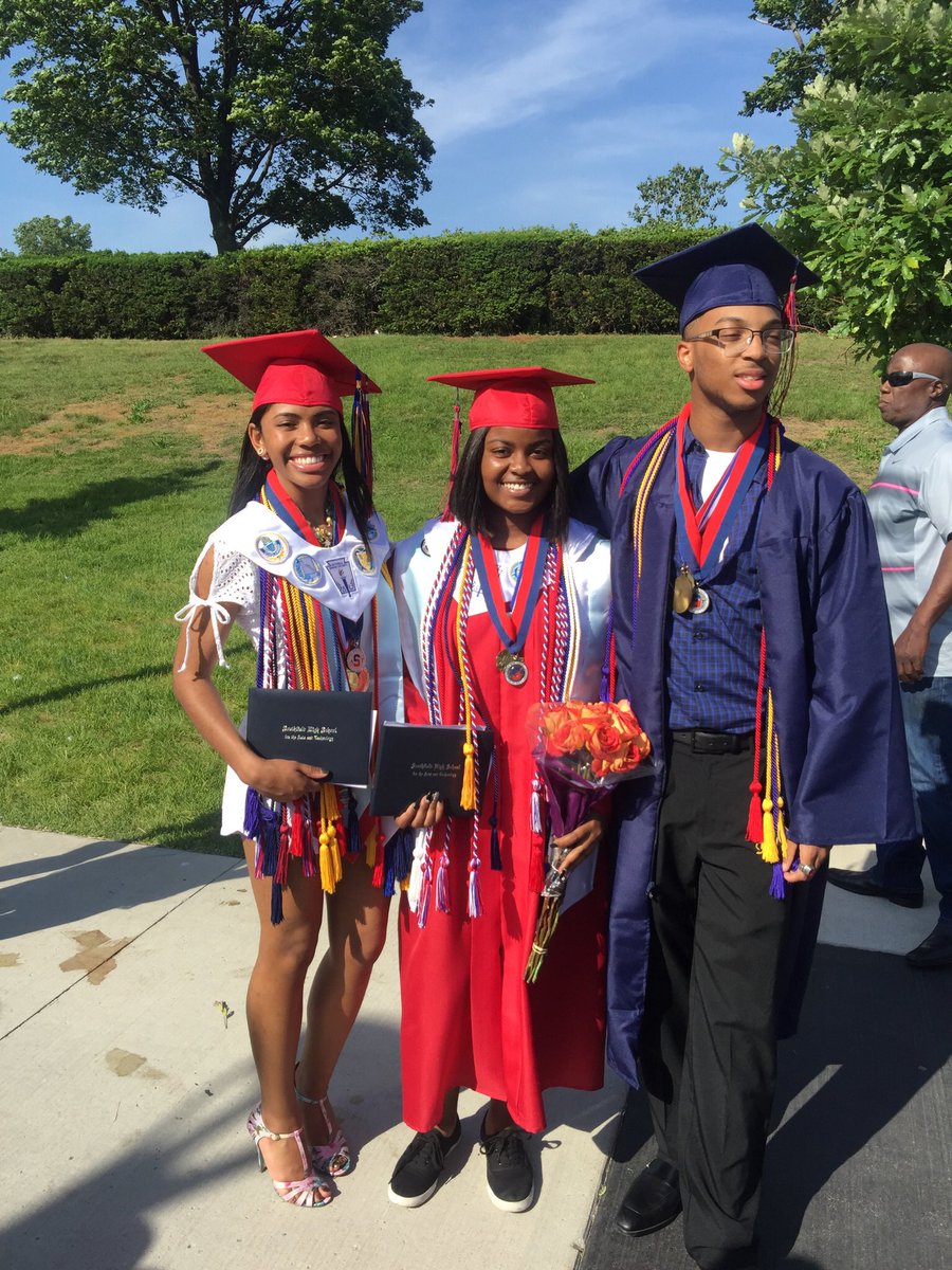 _Mvndv's tweet photo. Black Excellence. 🙌🏽🙌🏾🙌🏿 https://t.co/1GdB9XeUaB