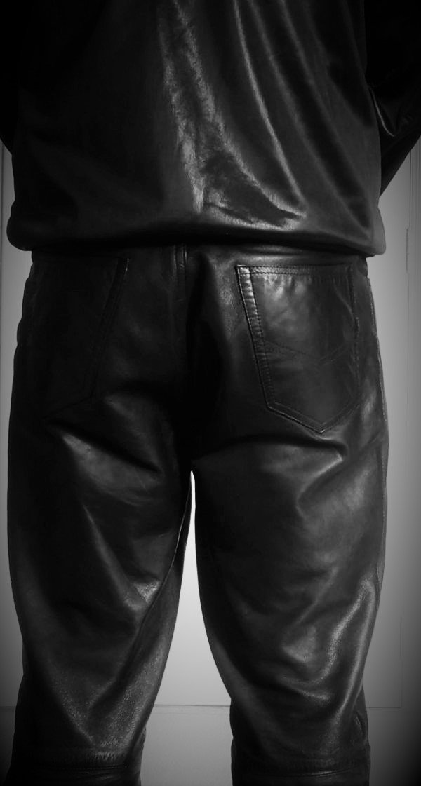 hotinleather's tweet photo. @zakj500 mmmmmmmmmmm yes https://t.co/0UMEaZxCKZ