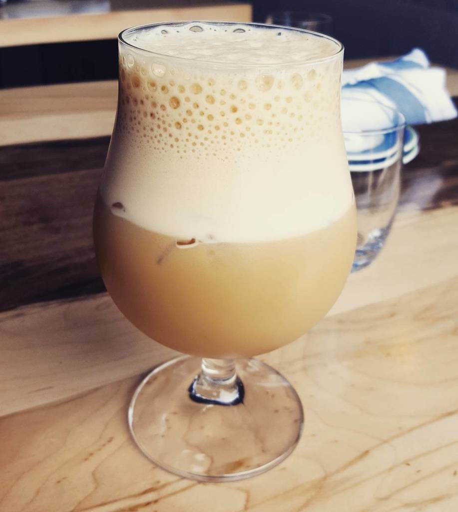 thepeasanttable's tweet image. We're making ice ❄ cold ❄ #shakerato on this hot Monday! 🤤🤤.
.
.
.
.
#tastethesix #igerstoronto #lovetoronto #toro… ift.tt/2raI6wS