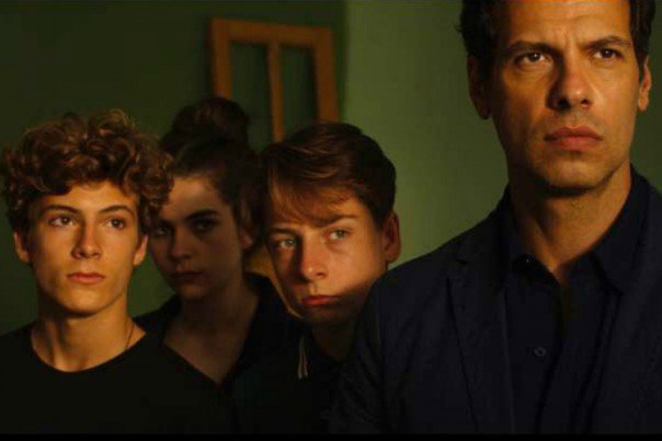 Laurent Lafitte, Emmanuelle Bercot et Gringe chez le réalisateur de “Irréprochable” lesinrocks.com/2017/06/12/cin…