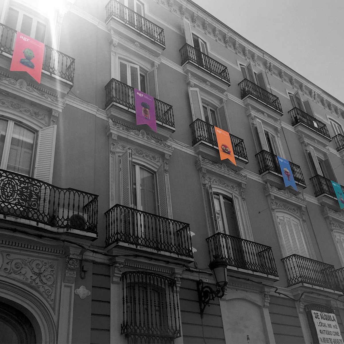 Nuestra nueva imagen corporativa sale a la calle coincidiendo con nuestro 30 cumpleaños. ¡Y lo bien que nos conservamos!