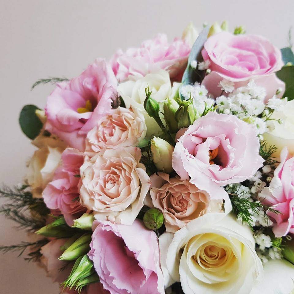 FlowerFayre's tweet photo. June wedding https://t.co/eRCqtFwy5g https://t.co/D957gf9xHI