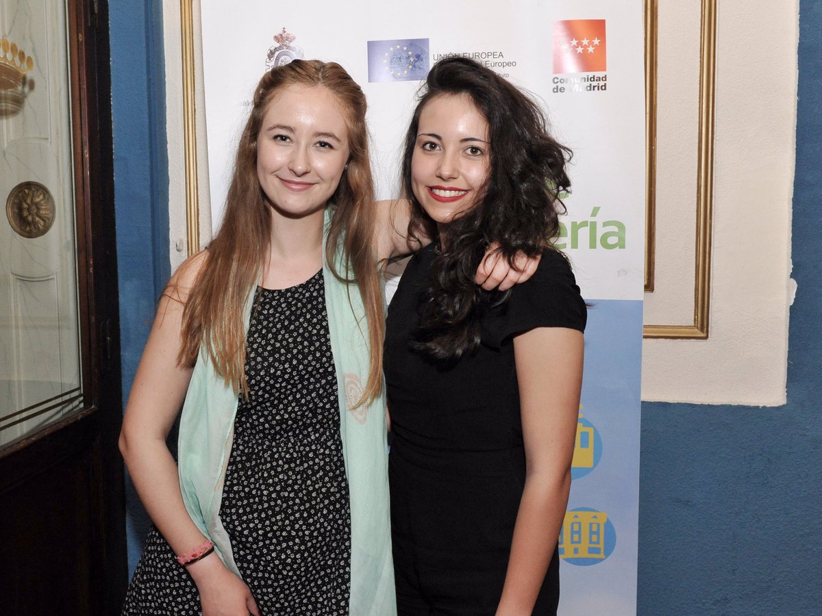 Mujeringenieria's tweet photo. Mentora @irene_castilloc  con su mentee de @ETSIDI_UPM durante el evento de clausura del programa #MujerIngeniería  de @AmigosIng https://t.co/nW8JLQWd1v
