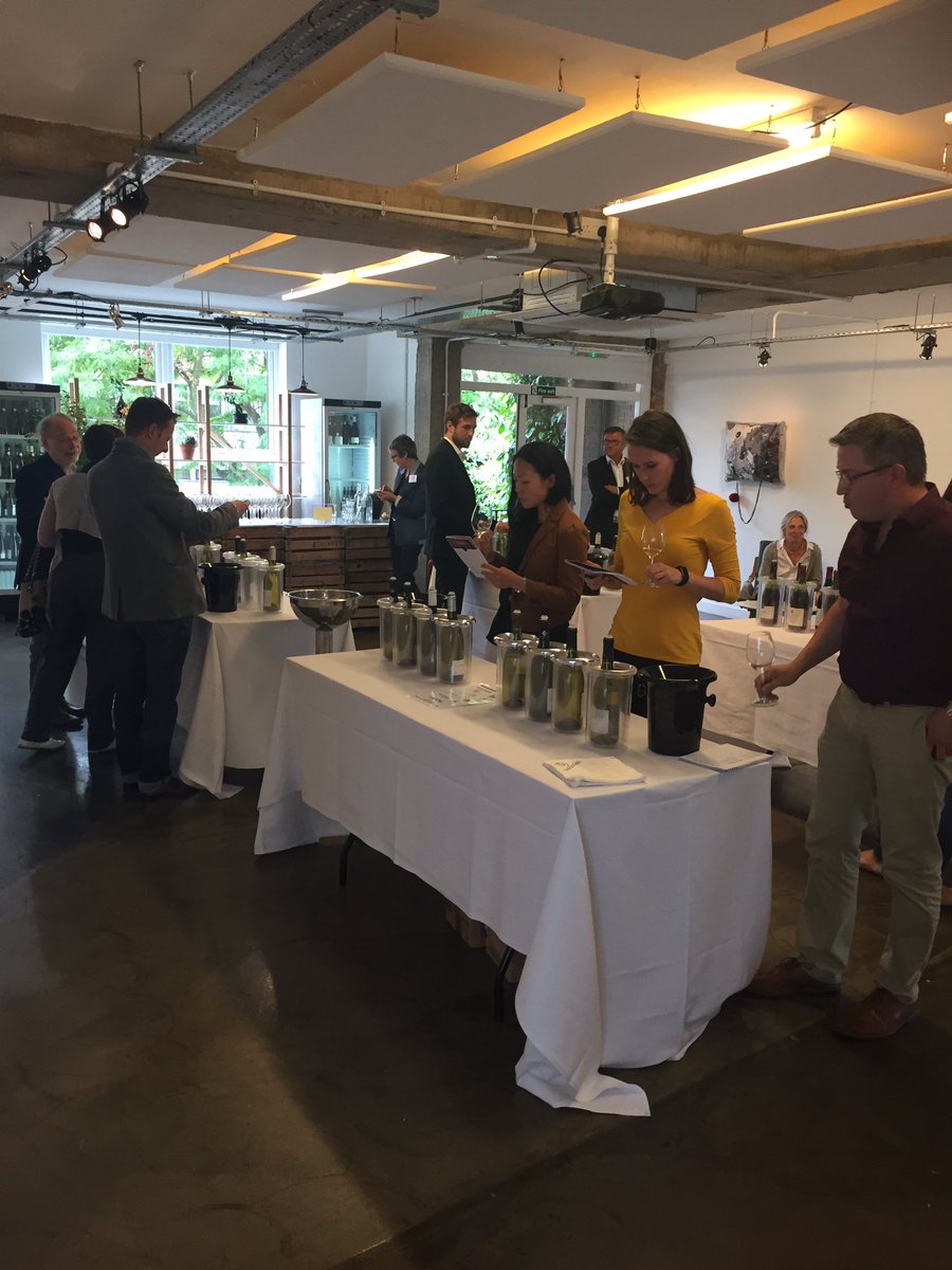 Pre-dinner tasting at Macon + Villages first pop-up event #BacktoBourgogne #Macon <a href="/VinsMacon/">VinsMâcon</a> <a href="/BourgogneWines/">Bourgogne Wines</a>