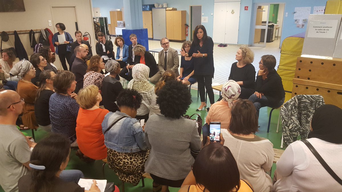 ACORDEBARD's tweet photo. Parents, enseignants et animateurs, tous mobilisés pour la réussite éducative à l'école 188 rue d'Alesia. #75014 #coéducation https://t.co/6G7MVlWX0X