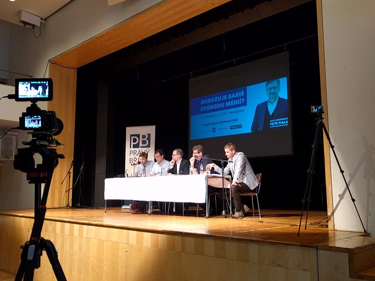 pravybreh's tweet photo. Záznam bude a snažíme se i o přenos na FB. #debataPB https://t.co/3InKyCy1WV