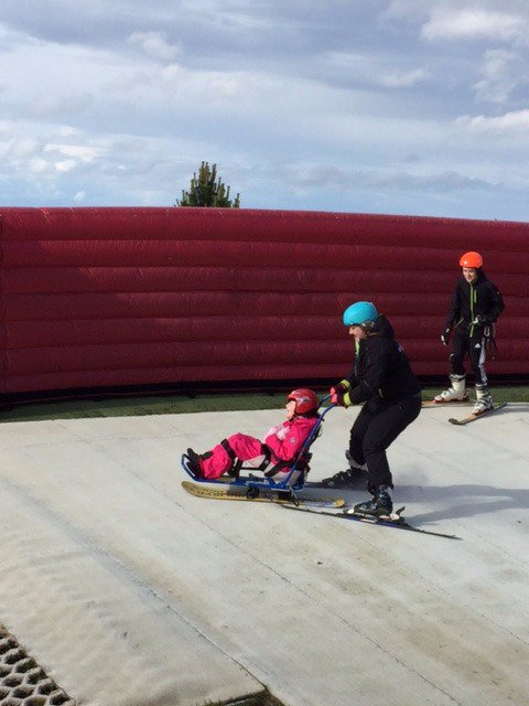 dsukcentralbelt's tweet photo. Biski freestyle @Hillendskislope with Lauren and Eilidh yesterday. Thanks @EDI_Airport for supporting @dsukcentralbelt ski school. https://t.co/ca1B1XNeEf