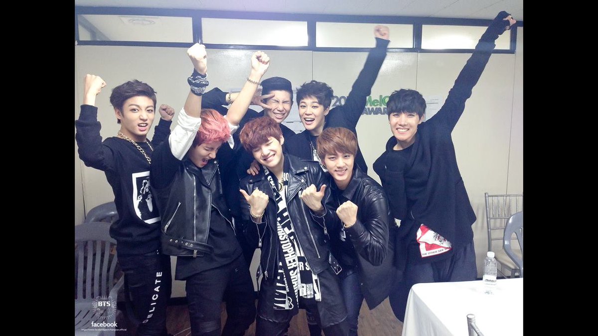 emmaa1605's tweet photo. Wow happy birthday BTS , I believe you! @BTS_twt #4yearswithBTS
Hwaiting 💪 tomorrow there is party idol 😍i cannot wait https://t.co/6Nqp6qaico
