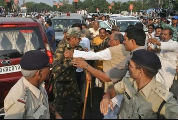 dipendralal's tweet photo. When will @INCIndia @OfficeOfRG apologize for this 👇
#CongVsArmy https://t.co/olfqsVfhXg
