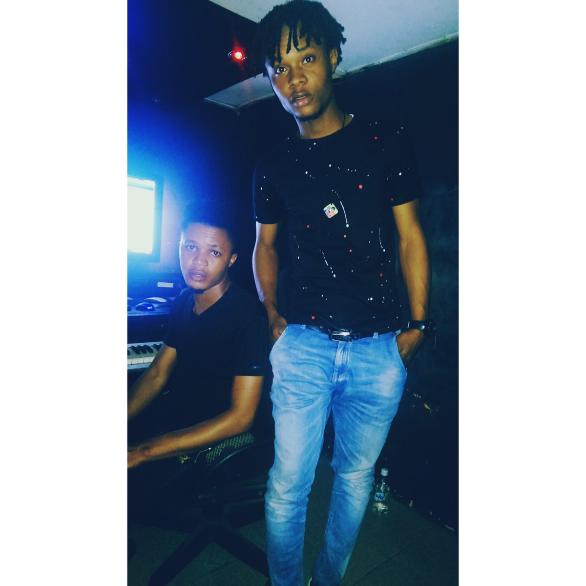 softkida_badman's tweet photo. Recording my own version of ( fall cover) @iam_Davido  bless up . https://t.co/WVMvkUo0Dm