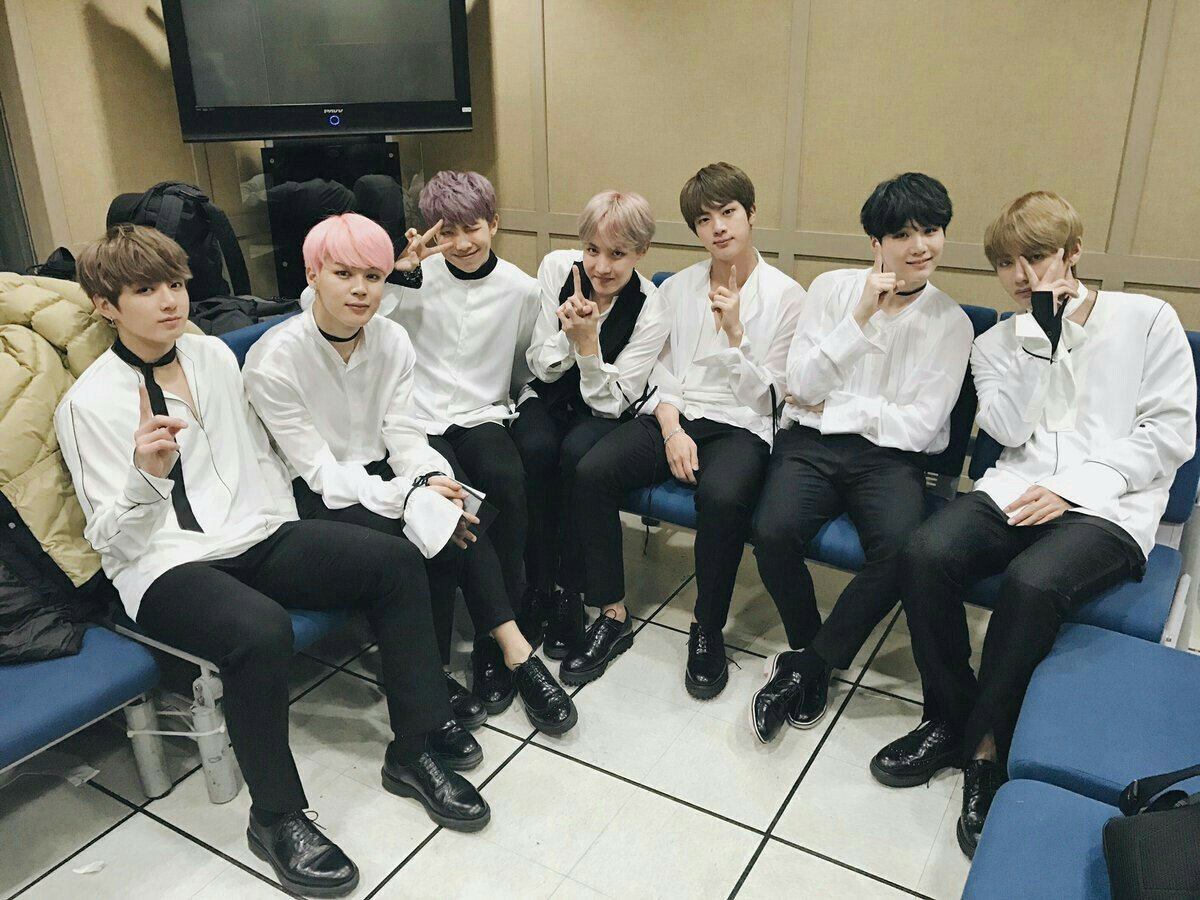 TiaMomo09's tweet photo. #4yearswithBTS https://t.co/DWaMahNlib