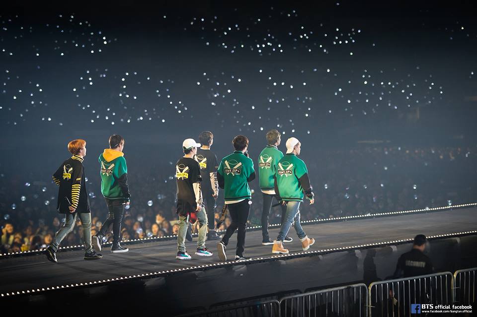 RuFanBTS's tweet image. #4YEARSWITHBTS
Вы обещали камбэк во второй половине 2017
Думаю это будет бомба!!!😎💣🔥🔥🔥🔥🔥
Люблю вас 💕 Саранхээ~😍😘