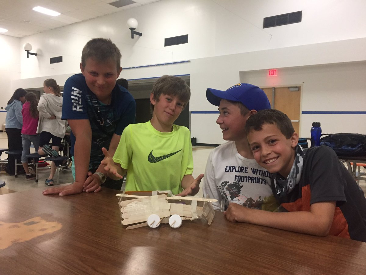 RobynEdington's tweet photo. Embracing our failures...good job Hawthorne #STEAMmaker #fail #mtAGATE17 https://t.co/FI5ONWtGYR