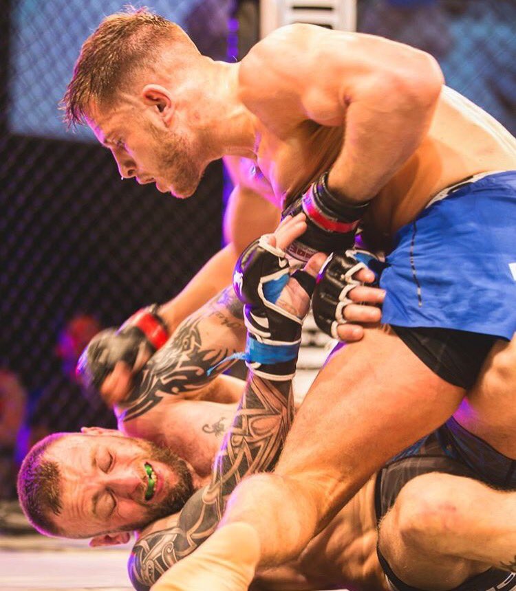 ClownPrinceMMA's tweet photo. #FreeCbiz https://t.co/4OrgFeiISX